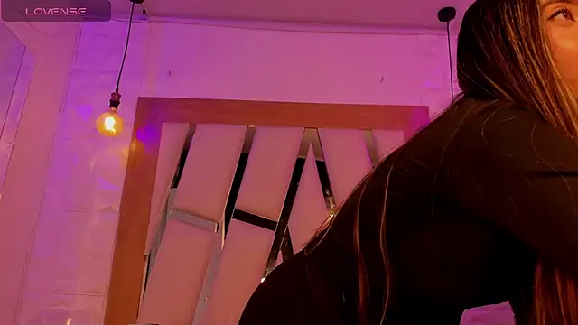 Snapshot of ary_cooper_ chatting on 10, 10, 2025 ary cooper online show from 10, 10, 2025