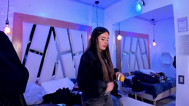 Snapshot of ary_cooper_ chatting on 28, 11, 2025 ary cooper online show from 28, 11, 2025