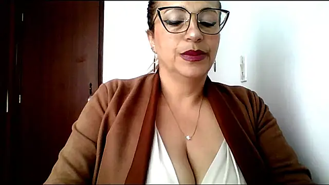 Snapshot of RossanaLionheart chatting on 9, 7, 2026 RossanaLionheart online show from 9, 7, 2026