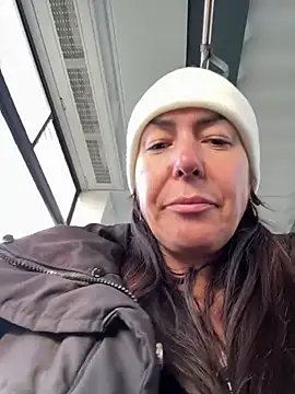 Snapshot of eveangelll chatting on 18, 1, 2026 eveangelll online show from 18, 1, 2026