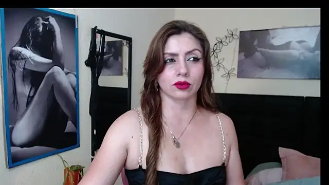 Snapshot of AnthonelaBella chatting on 8, 4, 2026 AnthonelaBella online show from 8, 4, 2026