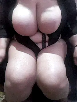 Snapshot of Maria_Sexx chatting on 5, 1, 2025 Maria Sexx online show from 5, 1, 2025