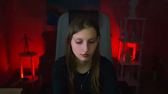 EllaHorton online show from 30, 1, 2025