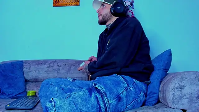 Snapshot of Drako_Lamar chatting on 17, 10, 2025 Drako Lamar online show from 17, 10, 2025