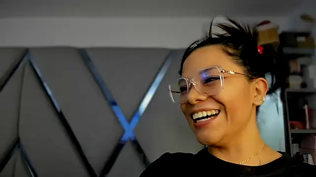 paula daniela1 online show from 2, 3, 2025