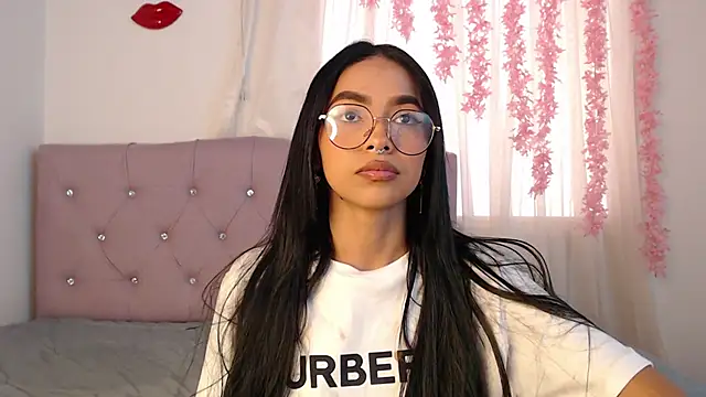 Snapshot of Alleanys_Cristal chatting on 27, 1, 2025 Alleanys Cristal online show from 27, 1, 2025