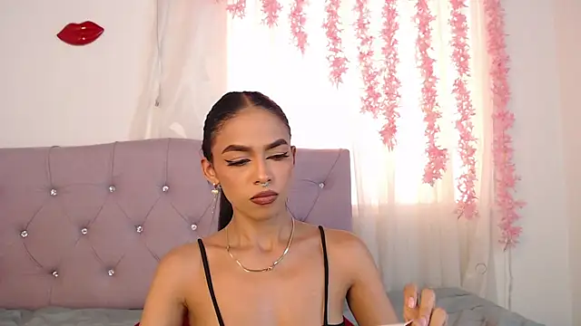 Snapshot of Alleanys_Cristal chatting on 4, 2, 2025 Alleanys Cristal online show from 4, 2, 2025