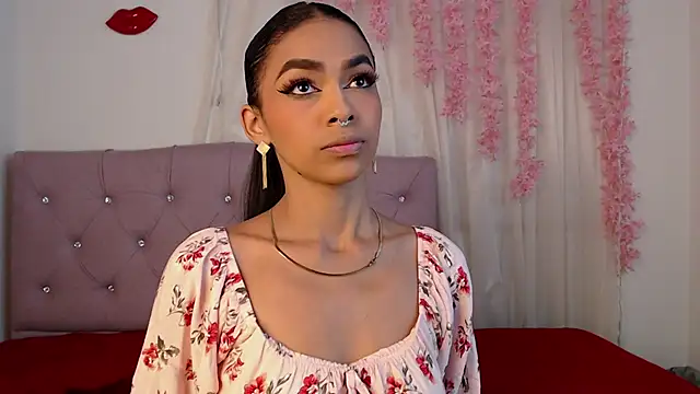 Snapshot of Alleanys_Cristal chatting on 17, 2, 2025 Alleanys Cristal online show from 17, 2, 2025