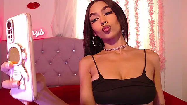 Snapshot of Alleanys_Cristal chatting on 8, 9, 2025 Alleanys Cristal online show from 8, 9, 2025