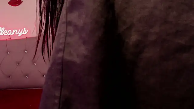 Snapshot of Alleanys_Cristal chatting on 10, 9, 2025 Alleanys Cristal online show from 10, 9, 2025