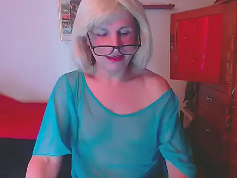 LorenJade online show from 5, 12, 2025