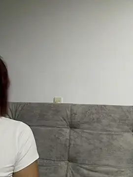 Zarah Blare online show from 3, 2, 2025