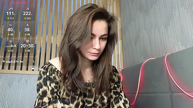 girl with snaketatto0 online show from 12, 2, 2025