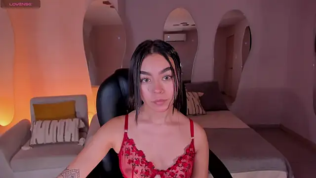 GigiLee  online show from 8, 12, 2024