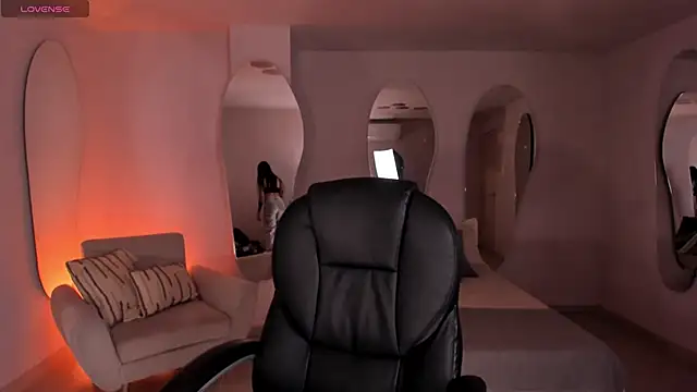 GigiLee  online show from 17, 12, 2024