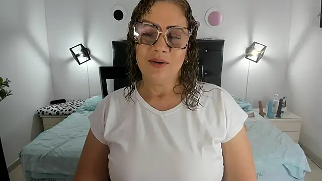 sophiahunt286 online show from 5, 1, 2026