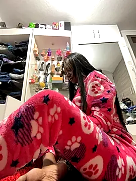 SUUKAM online show from 4, 10, 2025