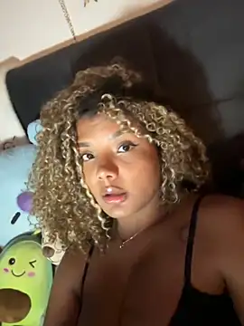 Snapshot of ivy_copper1 chatting on 12, 10, 2025 ivy copper1 online show from 12, 10, 2025