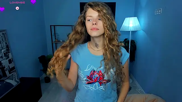 RayaNenlia online show from 3, 10, 2025