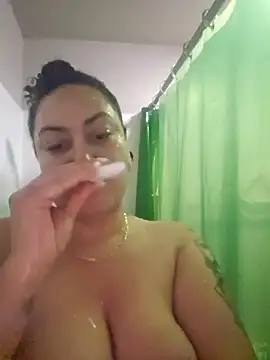 Snapshot of honeeyyy_pot chatting on 18, 12, 2024 honeeyyy pot online show from 18, 12, 2024