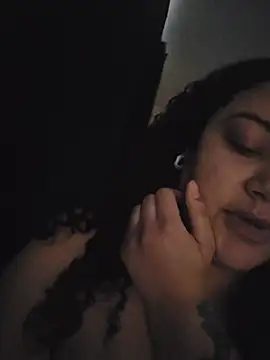 Snapshot of honeeyyy_pot chatting on 11, 11, 2025 honeeyyy pot online show from 11, 11, 2025