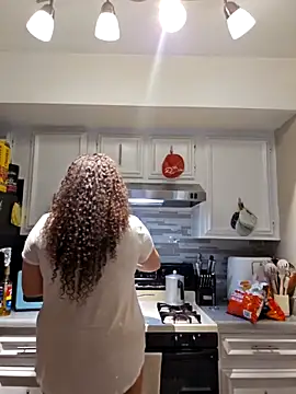 Snapshot of honeeyyy_pot chatting on 14, 2, 2026 honeeyyy pot online show from 14, 2, 2026