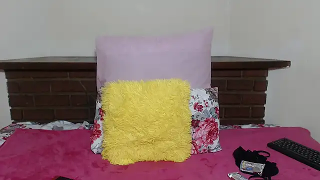 Snapshot of Yelowbone chatting on 15, 2, 2025 Yelowbone online show from 15, 2, 2025