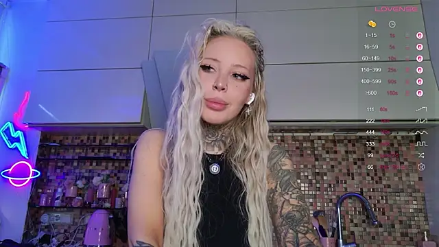 Snapshot of 2badforyou chatting on 10, 11, 2025 2badforyou online show from 10, 11, 2025