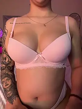 Snapshot of BamBam_XO chatting on 7, 2, 2025 BamBam XO online show from 7, 2, 2025