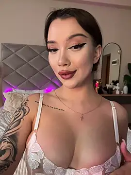 Snapshot of BamBam_XO chatting on 8, 2, 2025 BamBam XO online show from 8, 2, 2025