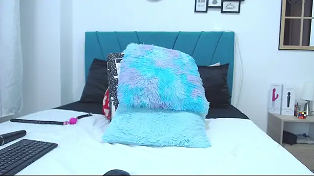 kamila lopez online show from 18, 1, 2025