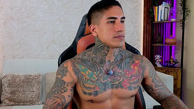 Snapshot of AdanReilly chatting on 9, 5, 2026 AdanReilly online show from 9, 5, 2026
