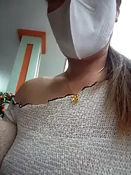 Snapshot of zizi_public chatting on 16, 2, 2025 zizi public online show from 16, 2, 2025