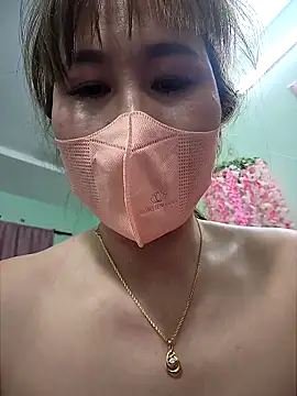 Snapshot of zizi_public chatting on 18, 2, 2025 zizi public online show from 18, 2, 2025