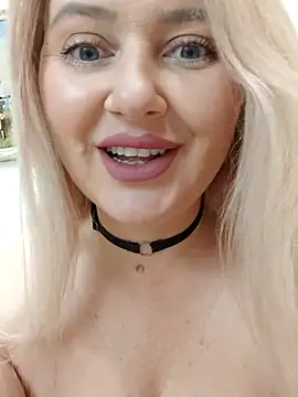 LadyLolyPop  online show from 10, 10, 2025
