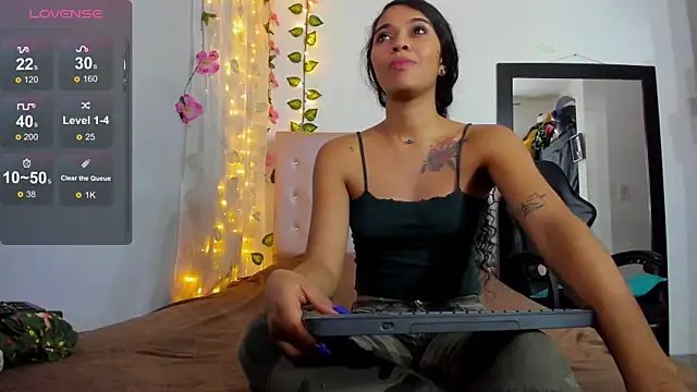 Snapshot of tefy-cardona chatting on 14, 11, 2025 tefy-cardona online show from 14, 11, 2025