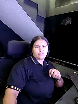 Mia oficial online show from 4, 12, 2025