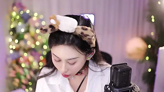 Snapshot of SleepArtist chatting on 30, 12, 2024 SleepArtist online show from 30, 12, 2024