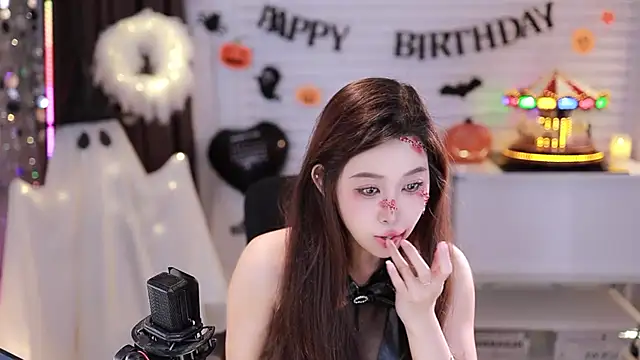 Snapshot of SleepArtist chatting on 31, 10, 2025 SleepArtist online show from 31, 10, 2025