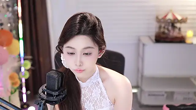 Snapshot of SleepArtist chatting on 11, 11, 2025 SleepArtist online show from 11, 11, 2025