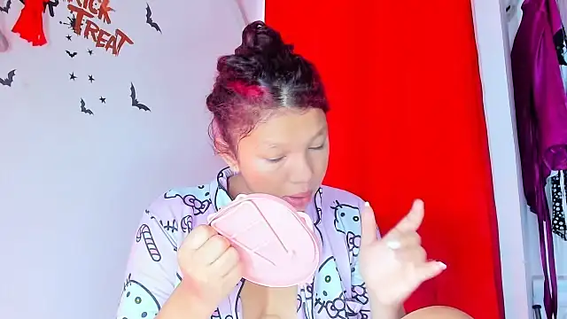 Emily Coper18 online show from 20, 10, 2025