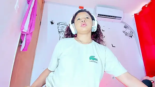 Emily Coper18 online show from 15, 1, 2026