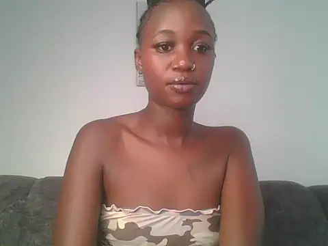 Snapshot of MissLilly1 chatting on 14, 2, 2025 MissLilly1 online show from 14, 2, 2025