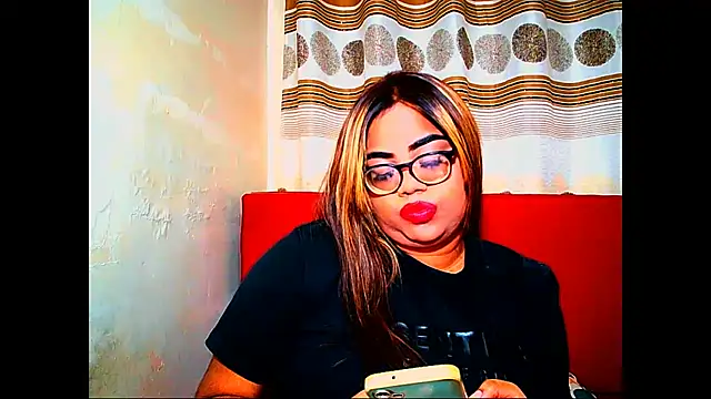 Snapshot of Indian_Lola00 chatting on 7, 5, 2026 Indian Lola00 online show from 7, 5, 2026