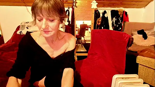 Snapshot of Hot_Colettte chatting on 24, 11, 2025 Hot Colettte online show from 24, 11, 2025