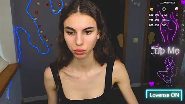 Snapshot of EmmyGreans chatting on 4, 3, 2025 EmmyGreans online show from 4, 3, 2025