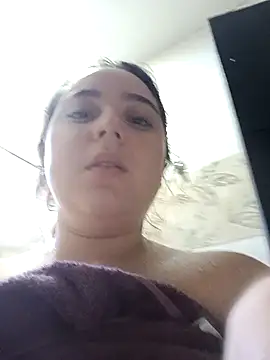 LunaGil1 online show from 7, 1, 2025