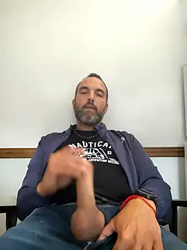 Snapshot of leon3875 chatting on 6, 2, 2026 leon3875 online show from 6, 2, 2026