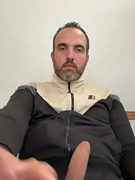 Snapshot of leon3875 chatting on 27, 2, 2026 leon3875 online show from 27, 2, 2026