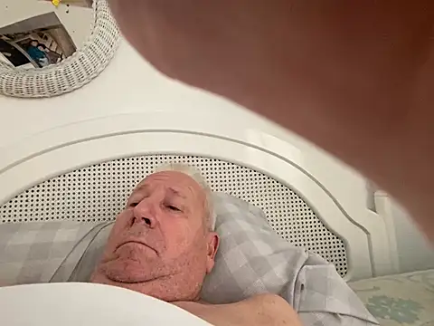 Bossinmidd12 online show from 11, 12, 2024